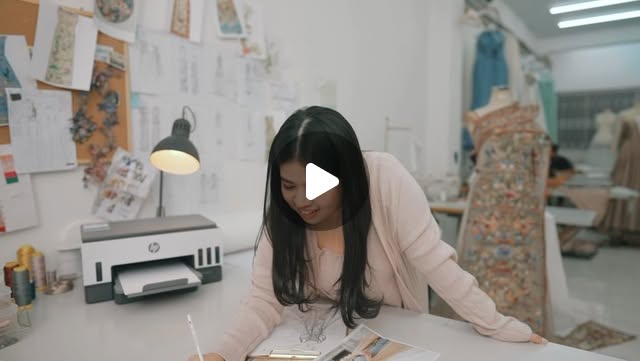 Stella Lunardy designing in her studio beside an HP Smart Tank printer