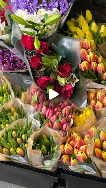 Flower-bouquet cover on Mmivia’s ChatGPT colour analysis video